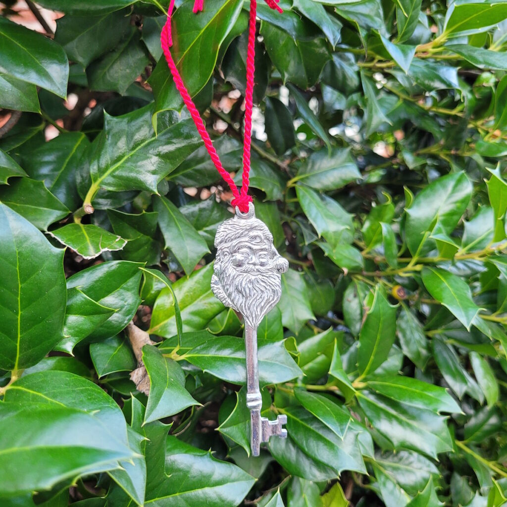 santa-pewter-key-fraser-wood-elements